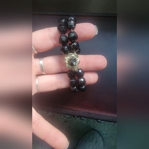 💜4/$20💜Black bead bracelet with silver flower closure